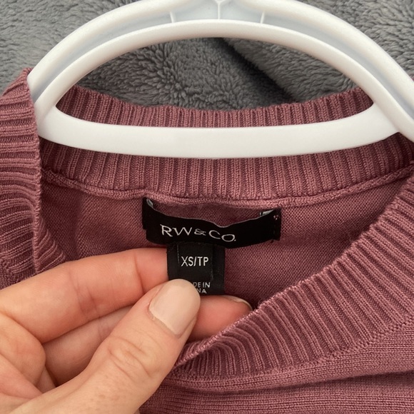 Size XS RW&co batwing sleeve sweater - Picture 3 of 3
